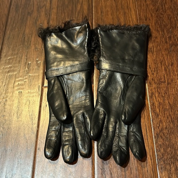 Banana republic lamb shearling trimmed leather gloves - Picture 3 of 5
